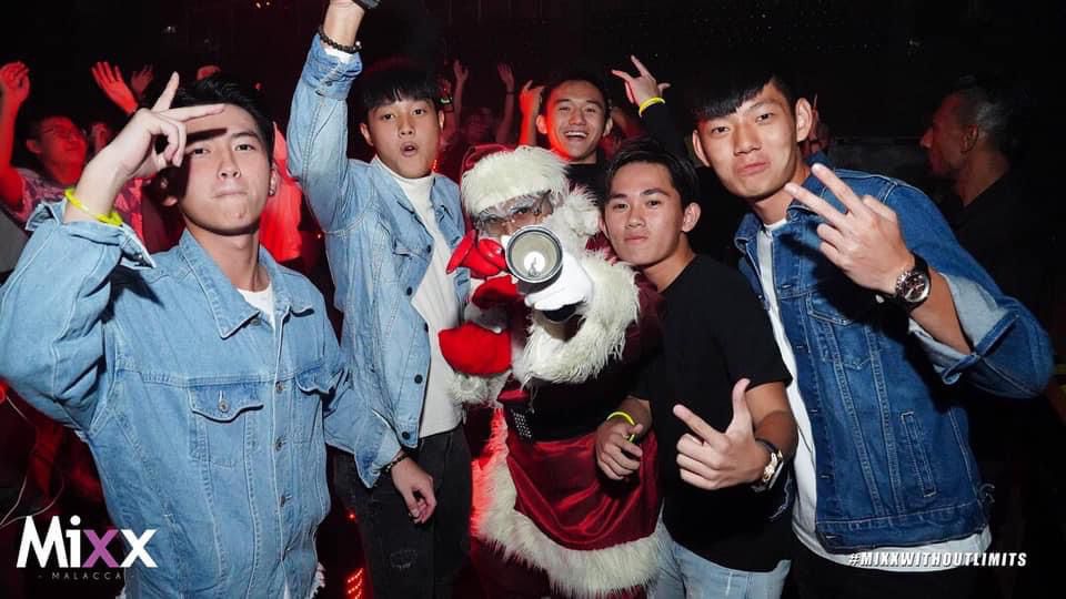 Santa Claus & Santarina - Image 9